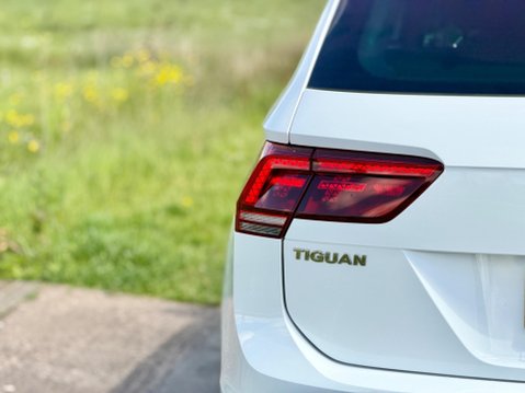 Volkswagen Tiguan 2.0 TDI R-Line Euro 6 (s/s) 5dr 29