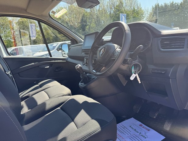 Renault Trafic SWB L1H1 Low Roof Business Plus SL28 Air Con Camera Sensors Euro 6 17