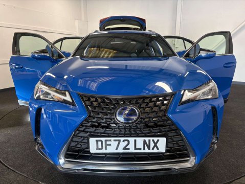 Lexus Ux 300E 8