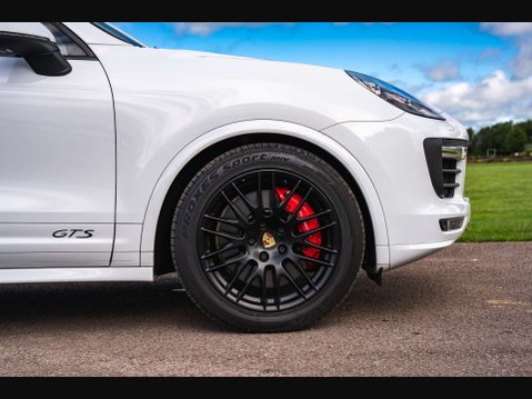 Porsche Cayenne 12