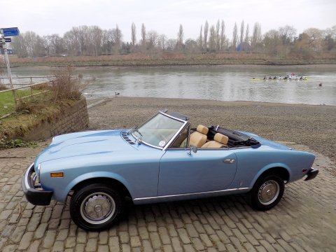 Fiat 124 Spider CS 1800 47