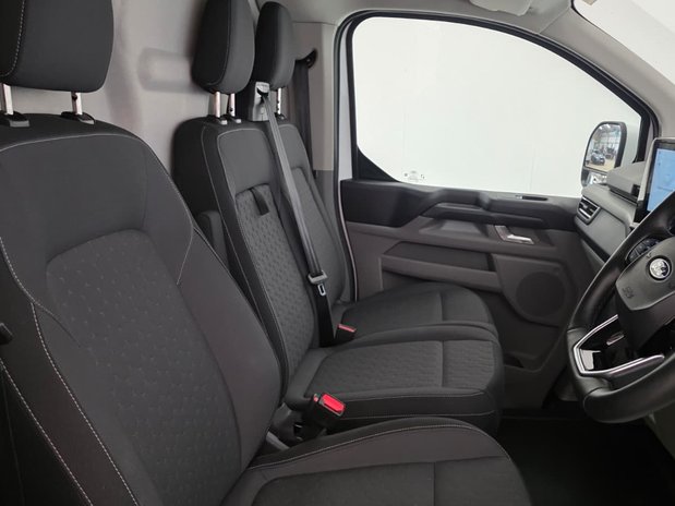 Ford Transit Custom Transit Custom 280 L2 Diesel FWD 2.0 Eco Blue 136ps H1 Van Limited Auto 24