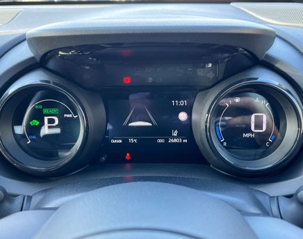 Toyota Yaris 1.5 Yaris Dynamic HEV CVT 5dr 21