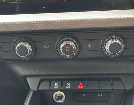 Audi A1 1.0 A1 Sportback 25 TFSI Black Edition Semi-Auto 5dr 45