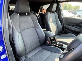 Toyota Corolla 1.8 Corolla Design HEV CVT 5dr 59