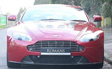 Aston Martin V12 Vantage 2