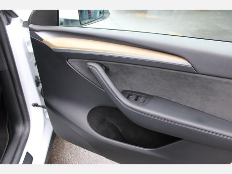 Tesla Model Y LONG RANGE AWD 22