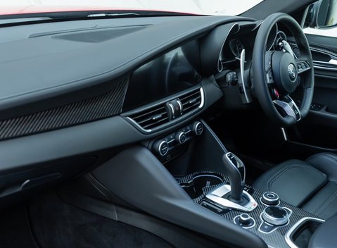 Alfa Romeo Giulia QUADRIFOGLIO 20