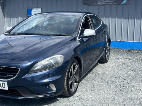 Volvo V40 1.6 D2 R-Design Lux Nav Euro 5 (s/s) 5dr 4