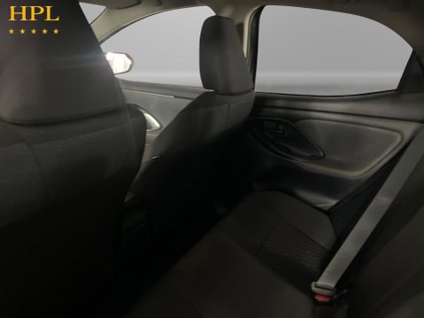 Toyota Yaris 1.5 VVT-h Design Hatchback 5dr Petrol Hybrid E-CVT Euro 6 (s/s) (116 ps) 19