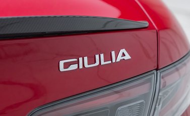 Alfa Romeo Giulia QUADRIFOGLIO 37