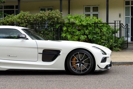Mercedes-Benz SLS Black Series 13