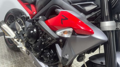 Triumph Street Triple R 2014 ONLY 15K NEW MOT ARROW EXHAUST VERY CLEAN NAKED 8