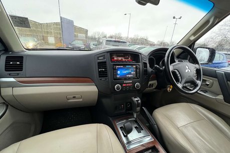 Mitsubishi Shogun 3.2 DI-DC SG3 SUV 5dr Diesel Auto 4WD Euro 5 LWB (197 ps) 45