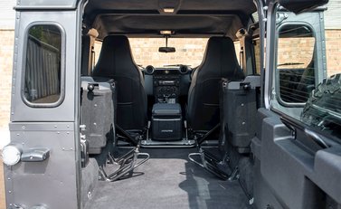 Land Rover Defender 90 XS Bowler 26