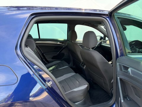 Volkswagen Golf 1.5 Golf R-Line TSi Evo 5dr 21