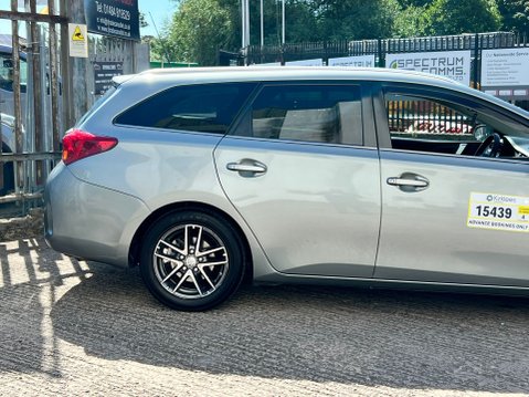 Toyota Auris VVT-I ICON PLUS 14