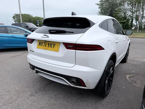 Jaguar E-Pace 2.0 R-DYNAMIC BLACK MHEV 5