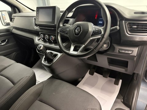 Renault Trafic 2.0 dCi Blue LL30 Sport L2 H1 Euro 6 (s/s) 5dr 11