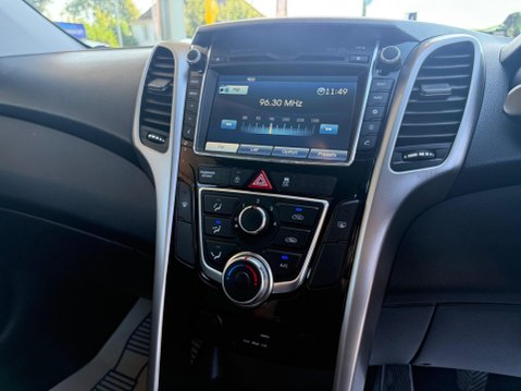 Hyundai i30 1.4 Blue Drive SE Nav Euro 6 (s/s) 5dr 29