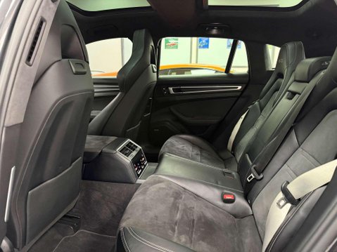 Porsche Panamera 4.0T V8 GTS Sport Turismo 5dr Petrol PDK 4WD Euro 6 (s/s) (460 ps) 42