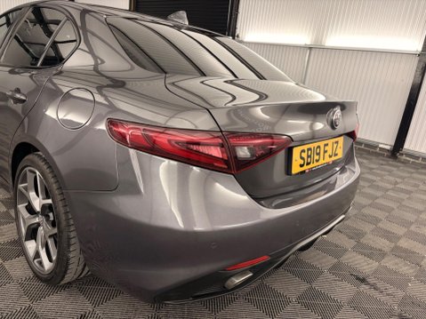 Alfa Romeo Giulia 2.0T Veloce Auto Euro 6 (s/s) 4dr 44