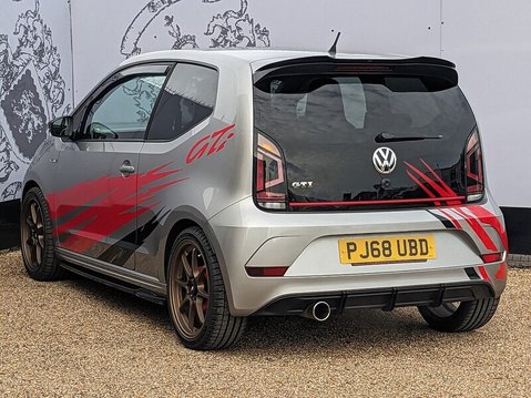 Volkswagen Up TSI up! GTI 7