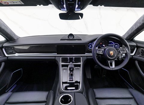 Porsche Panamera Turbo 16