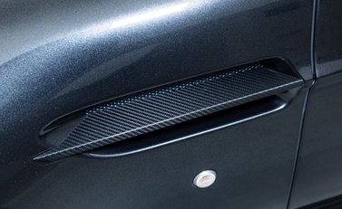 Aston Martin V12 Vantage S ROADSTER 34