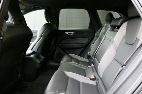 Volvo XC60 2.0 XC60 R-Design B5 MHEV AWD Auto 4WD 5dr 40