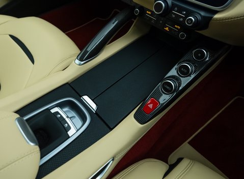 Ferrari GTC4 Lusso V12 23