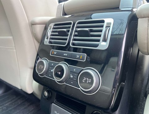 Land Rover Range Rover 3.0 Range Rover Vogue TDV6 Auto 4WD 5dr 29