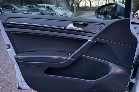 Volkswagen Golf R TSI 4MOTION DSG -LEATHER -CAMERA-PRETORIAS -PAN ROOF -WHITE/SILVER -GHOST 26
