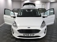 Ford Fiesta TITANIUM 13