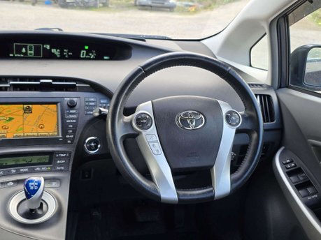 Toyota Prius 1.8 VVT-h T Spirit Hatchback 5dr Petrol Hybrid CVT Euro 5 (s/s) (136 ps) 32