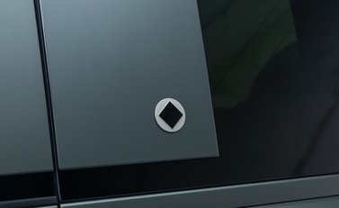 Land Rover Defender 110 OCTA EDITION ONE 43