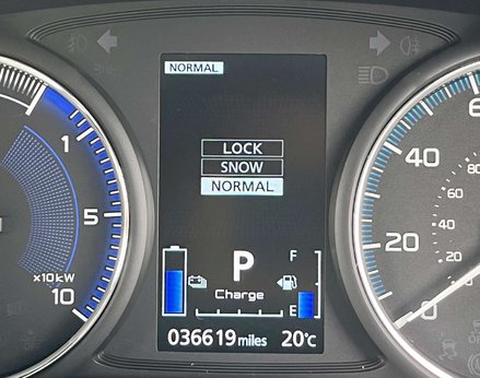 Mitsubishi Outlander 2.4 Outlander Dynamic PHEV CVT 4WD 5dr 28