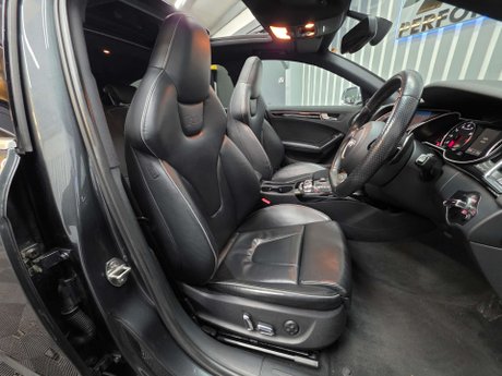 Audi RS4 4.2 FSI V8 Estate 5dr Petrol S Tronic quattro Euro 5 (450 ps) 7