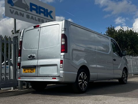 Renault Trafic 2.0 Trafic LL30 Sport + Blue DCI A 31