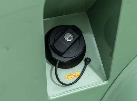 Land Rover Defender 90 HERITAGE HARD TOP 31