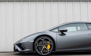 Lamborghini Huracan LP610-2 EVO RWD 25