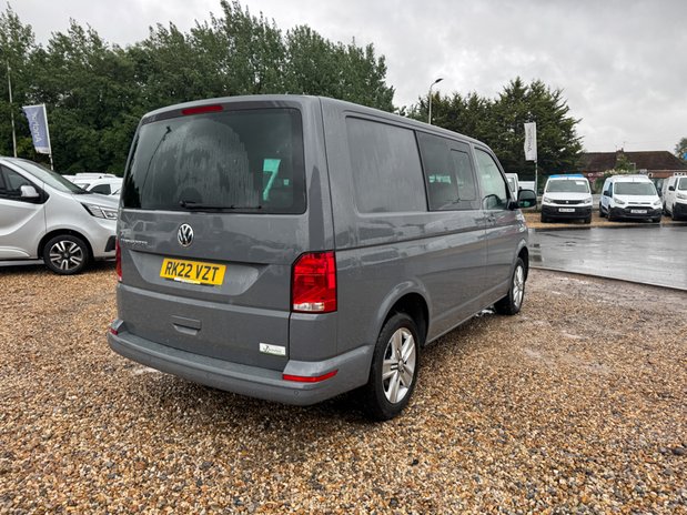 Volkswagen Transporter Crew Cab AUTO SWB L1H1 T32 Tdi Kombi Highline Air Con Sensors SELECT 7