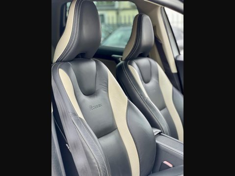 Volvo XC60 2.0 R-Design Powershift 6