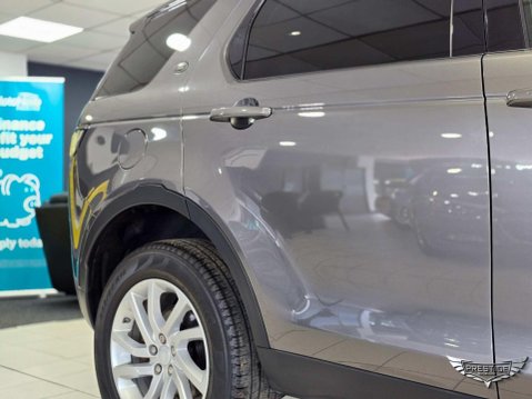 Land Rover Discovery Sport 2.0 TD4 SE Tech Auto 4WD Euro 6 (s/s) 5dr 17