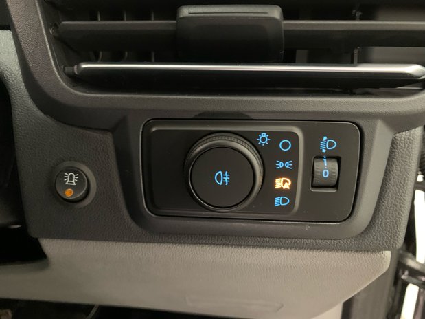 Ford Transit Custom 320LWB 9 Seat Kombi Titanium *new* 25