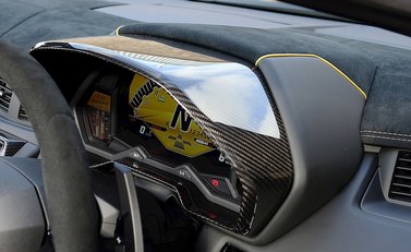 Lamborghini Aventador SV Roadster 9