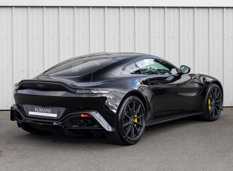 Aston Martin V8 Vantage 7