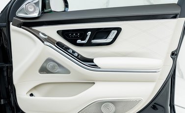 Mercedes-Benz S Class S580 Maybach First Class 39