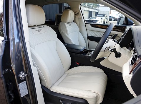 Bentley Bentayga 17