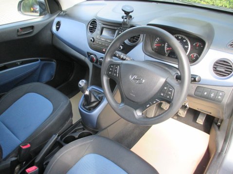 Hyundai i10 1.2 SE Euro 5 5dr 18